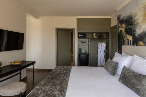 Cali Resort Deluxe Suite Sea View bed