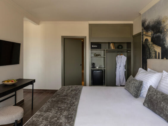 Cali Resort Deluxe Suite Sea View bed