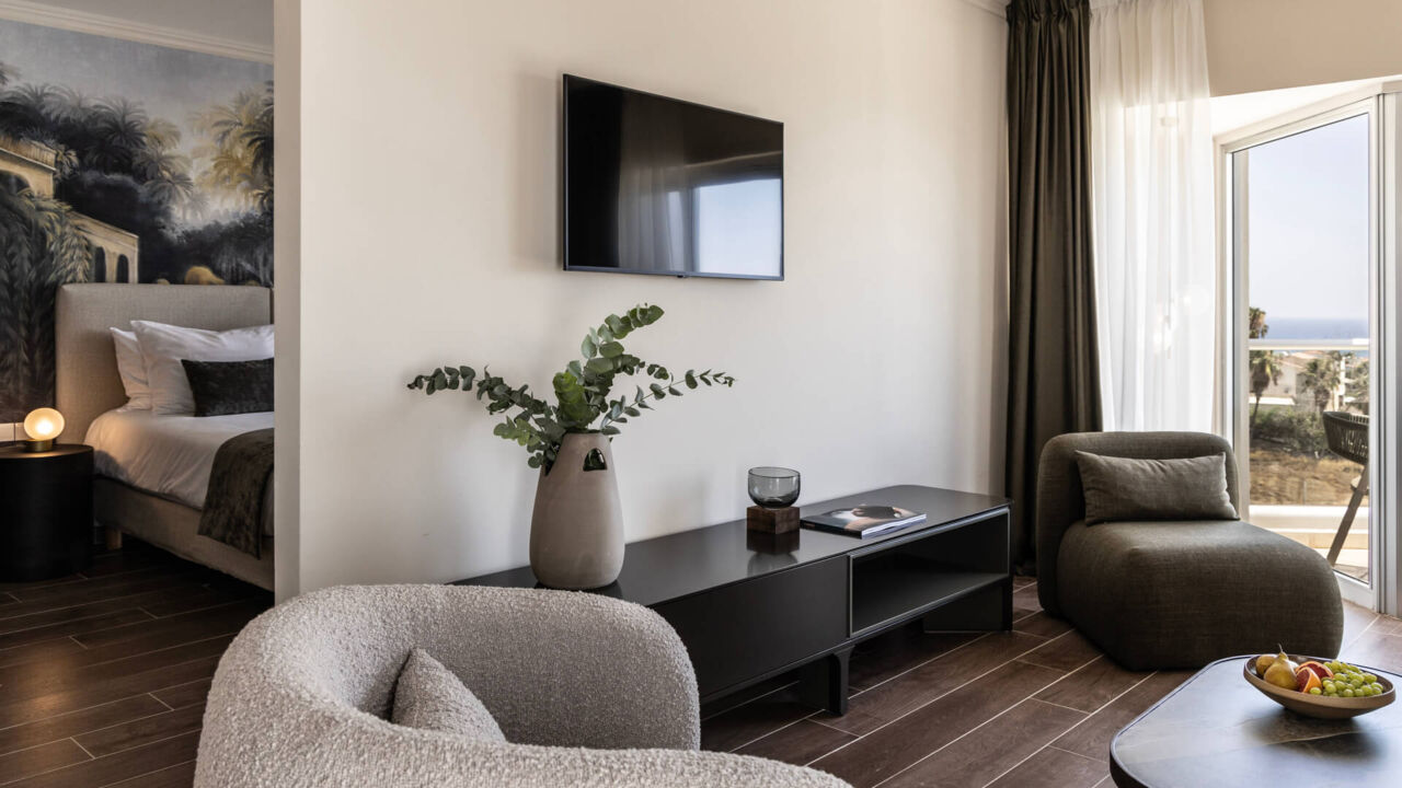 Cali Resort Executive suite sitting area