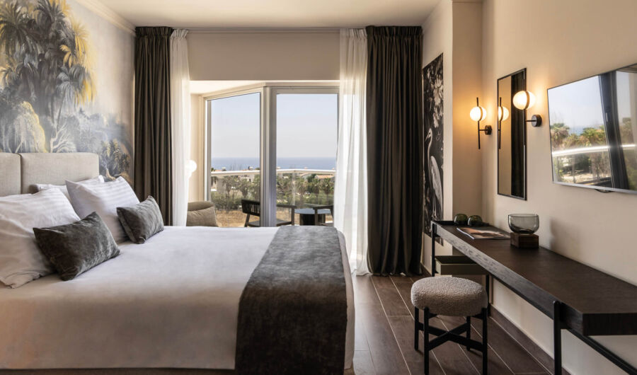 Cali Resort Executive suite Bed