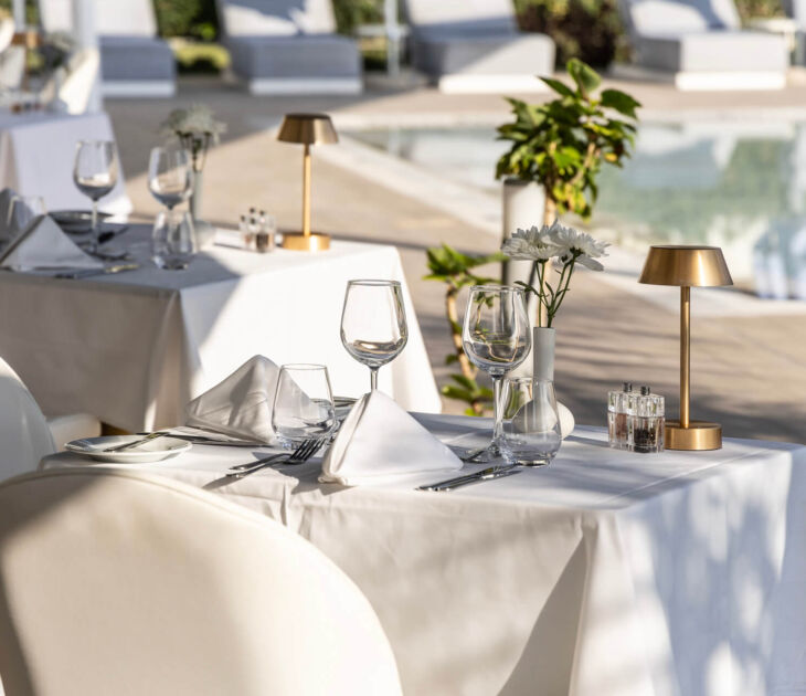 Ivi Mare Palletes restaurant tables