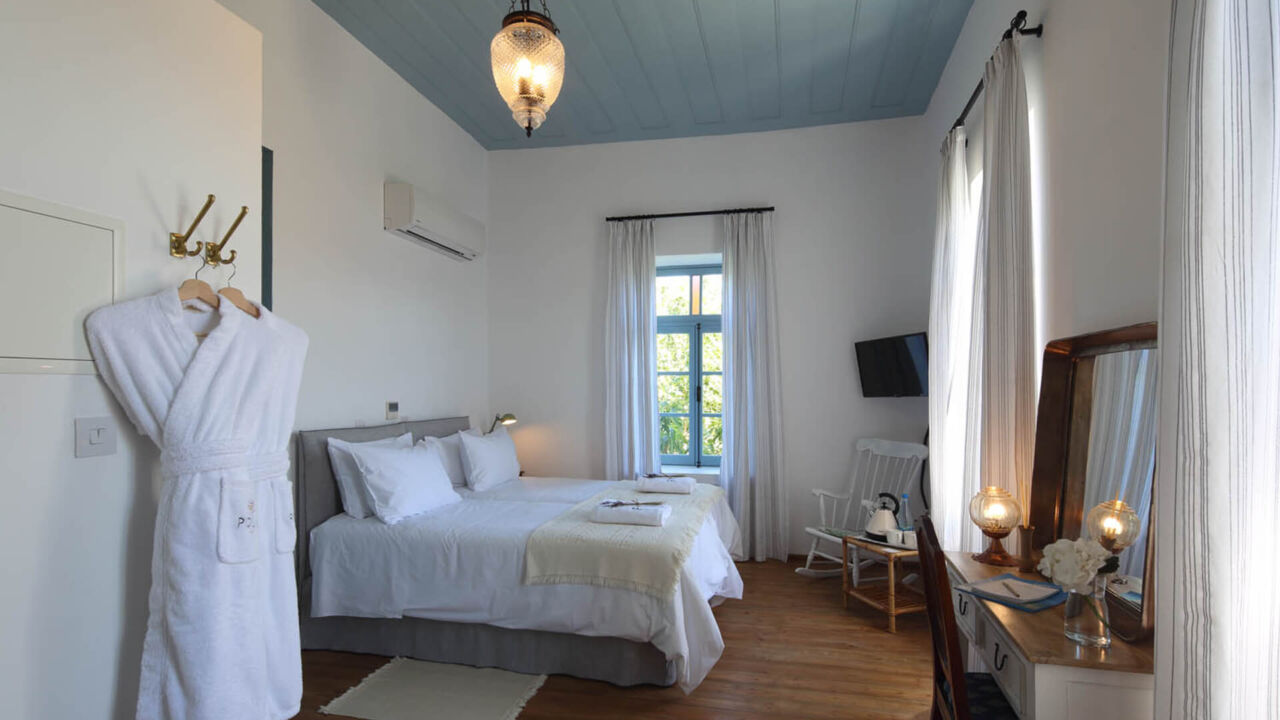 Polis 1907 Room bedroom