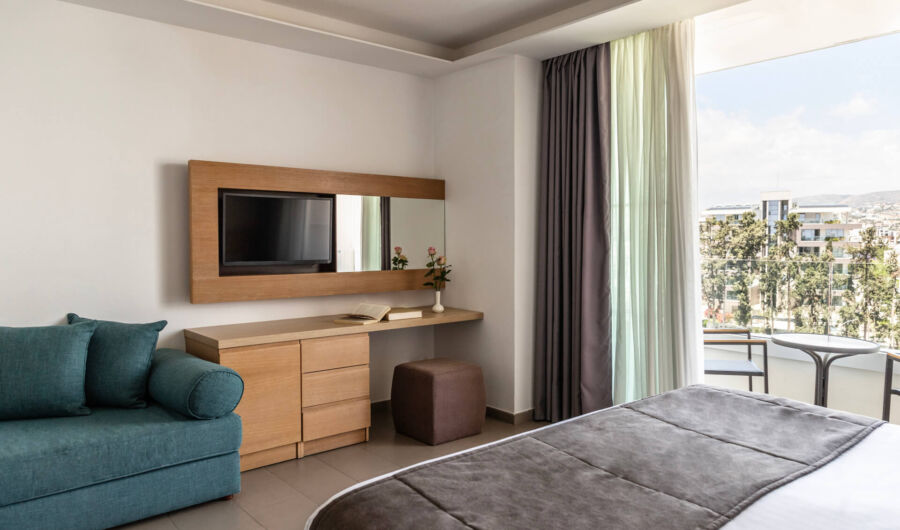 Royal Apollonia Family room bedroom and sitting area