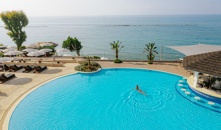 Royal Apollonia Pool and bar near the beach