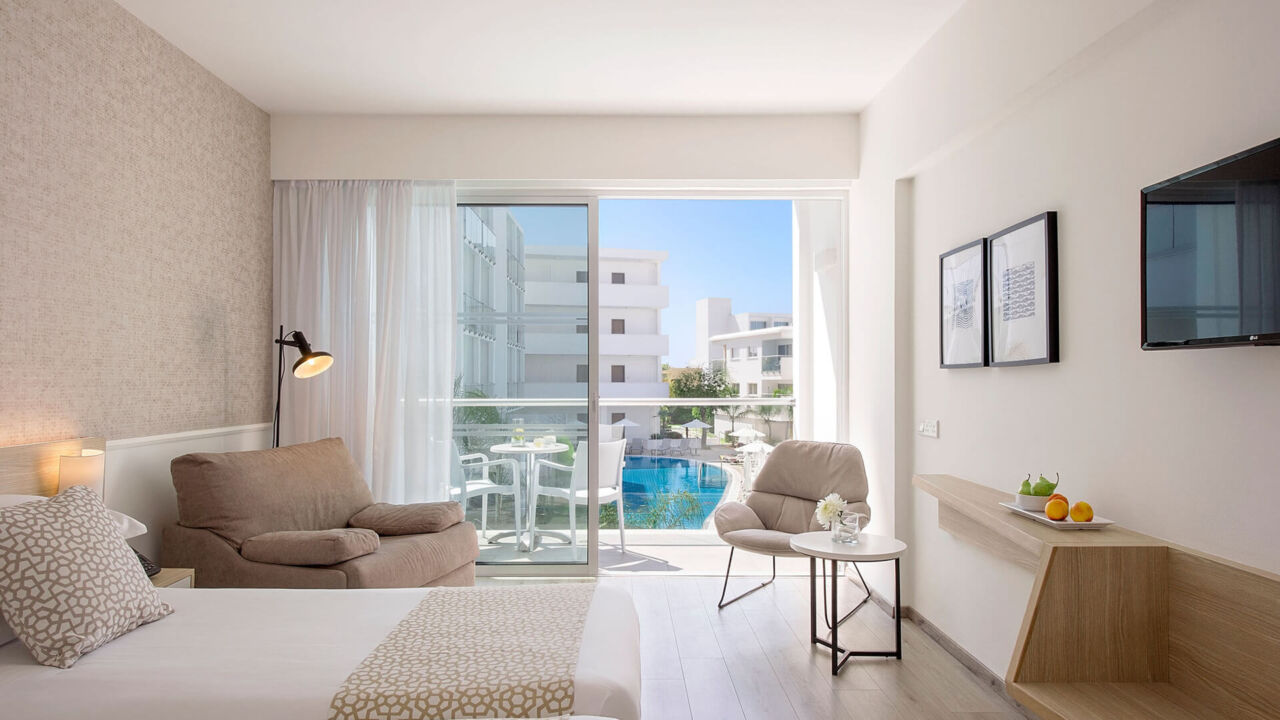 Sofianna Double Pool view Bedroom