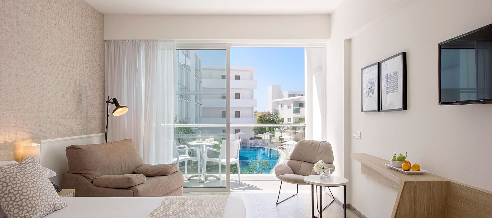 Sofianna swim up room bedroom