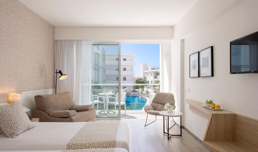 Sofianna swim up room bedroom