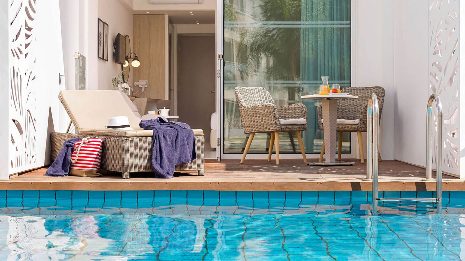 Pool Sofianna Swim up room