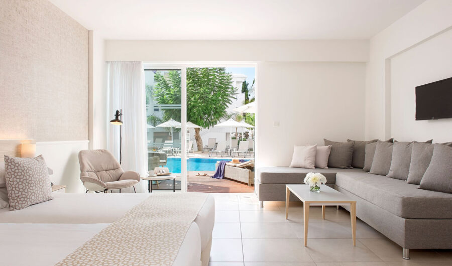 Sofianna Junior Suite Room and balcony
