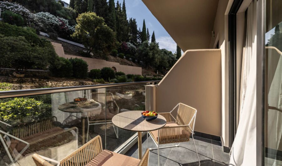 Valmar Double room balcony inland view