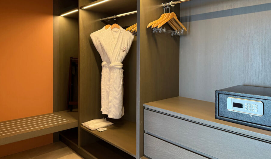 Valmar Family Suite walk in closet