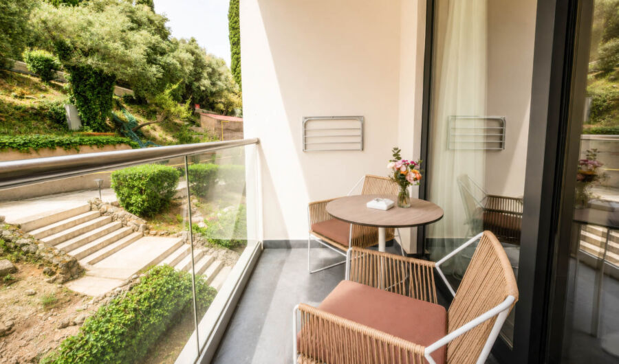 Valmar Family Room Balcony