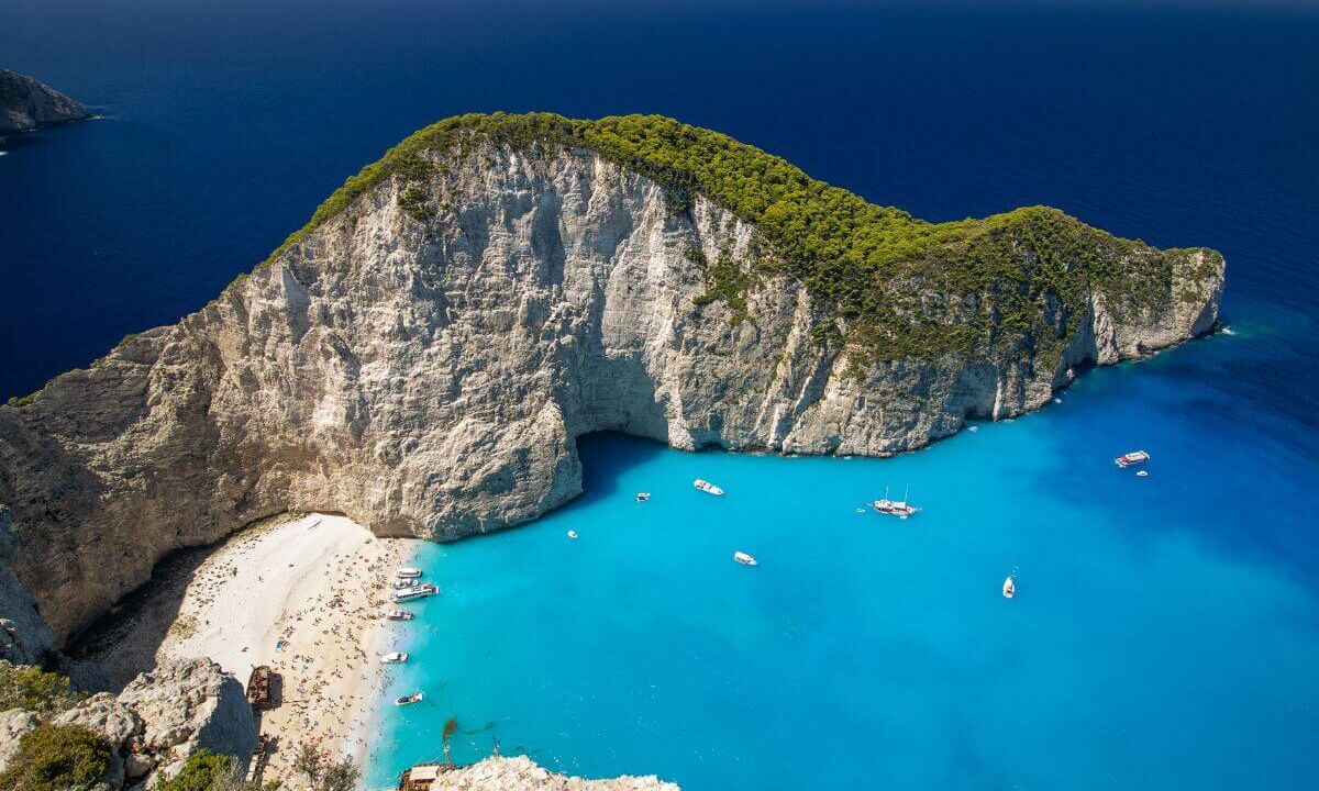 Discover the Best Cruises to Take in Zakynthos